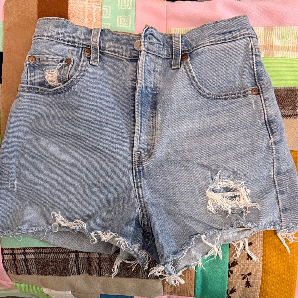 Levi’s Distressed Denim Women Shorts